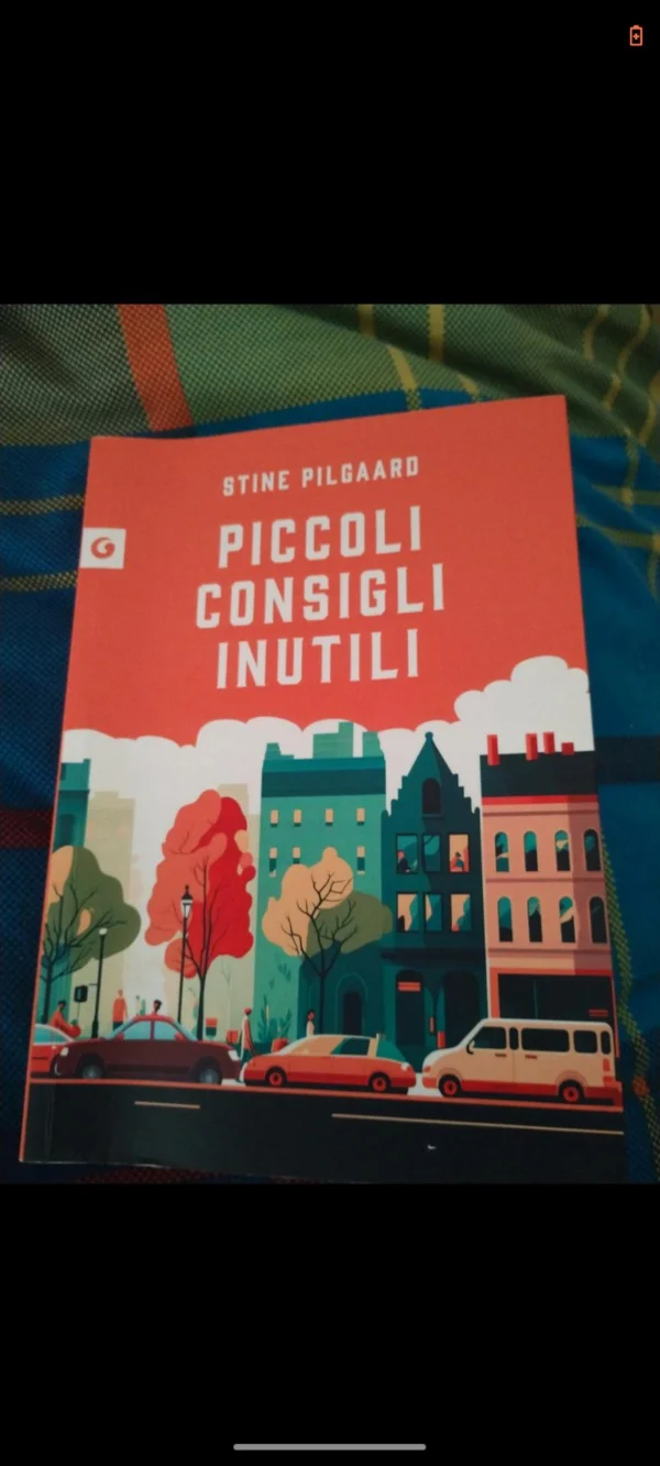 Libro piccoli consigli inutili Libri da scambiare - Altri Collezionabili a Bergamo - foto 1